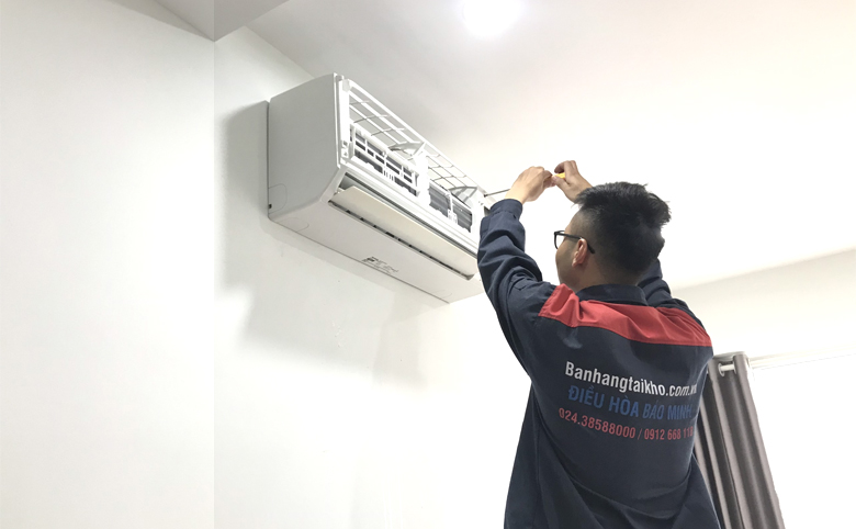 Điều hòa Panasonic 18000BTU RU18AKH-8B (mặt lạnh dài)